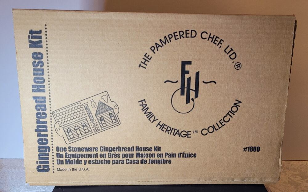 The Pampered Chef Stoneware Gingerbread House Kit Mold #1800, NOS from 1990s